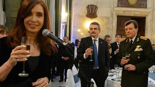 presidenta-milani-camaraderia-presidencia-nacion_claima20140825_0277_27